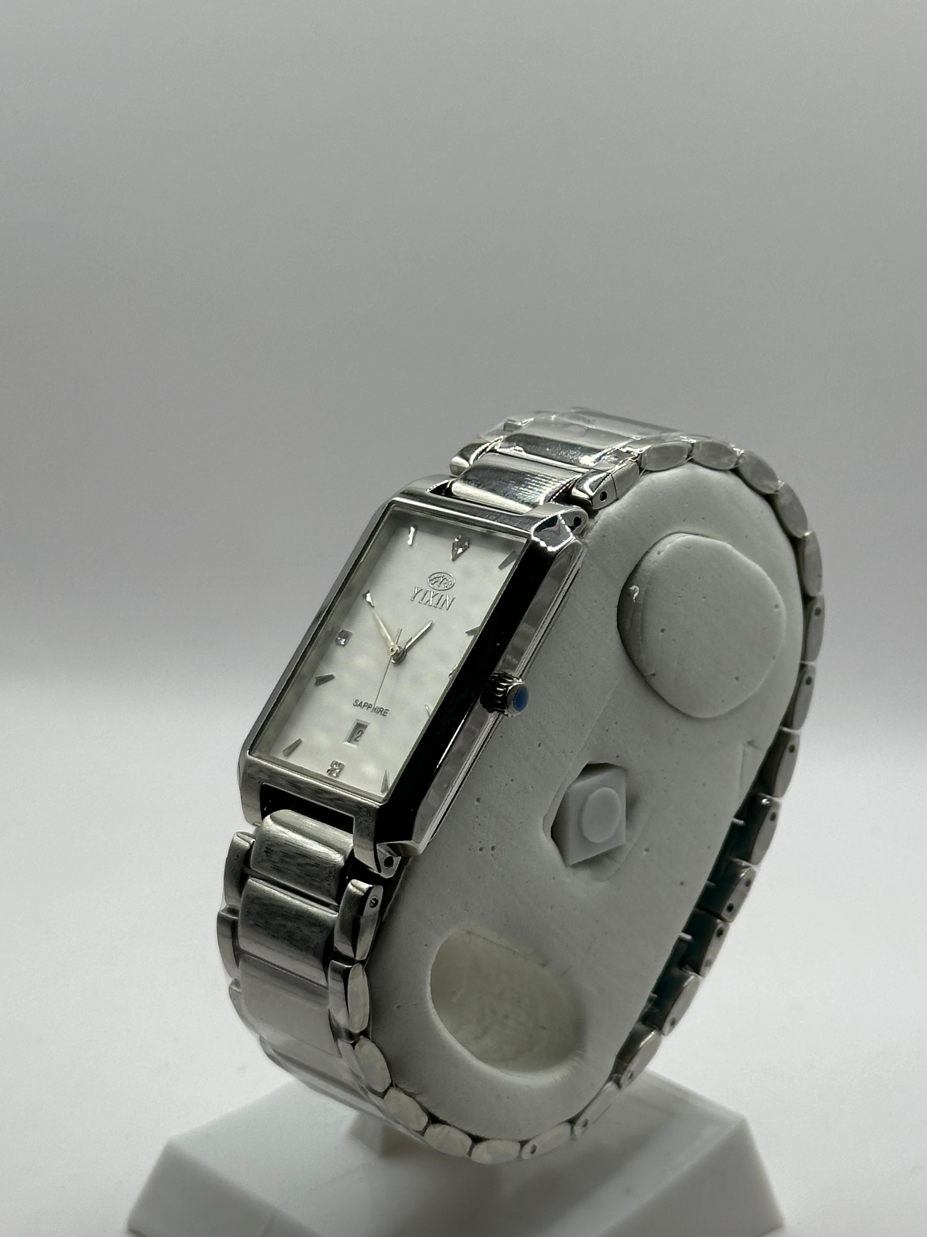Yixin Sleek Dial Watch